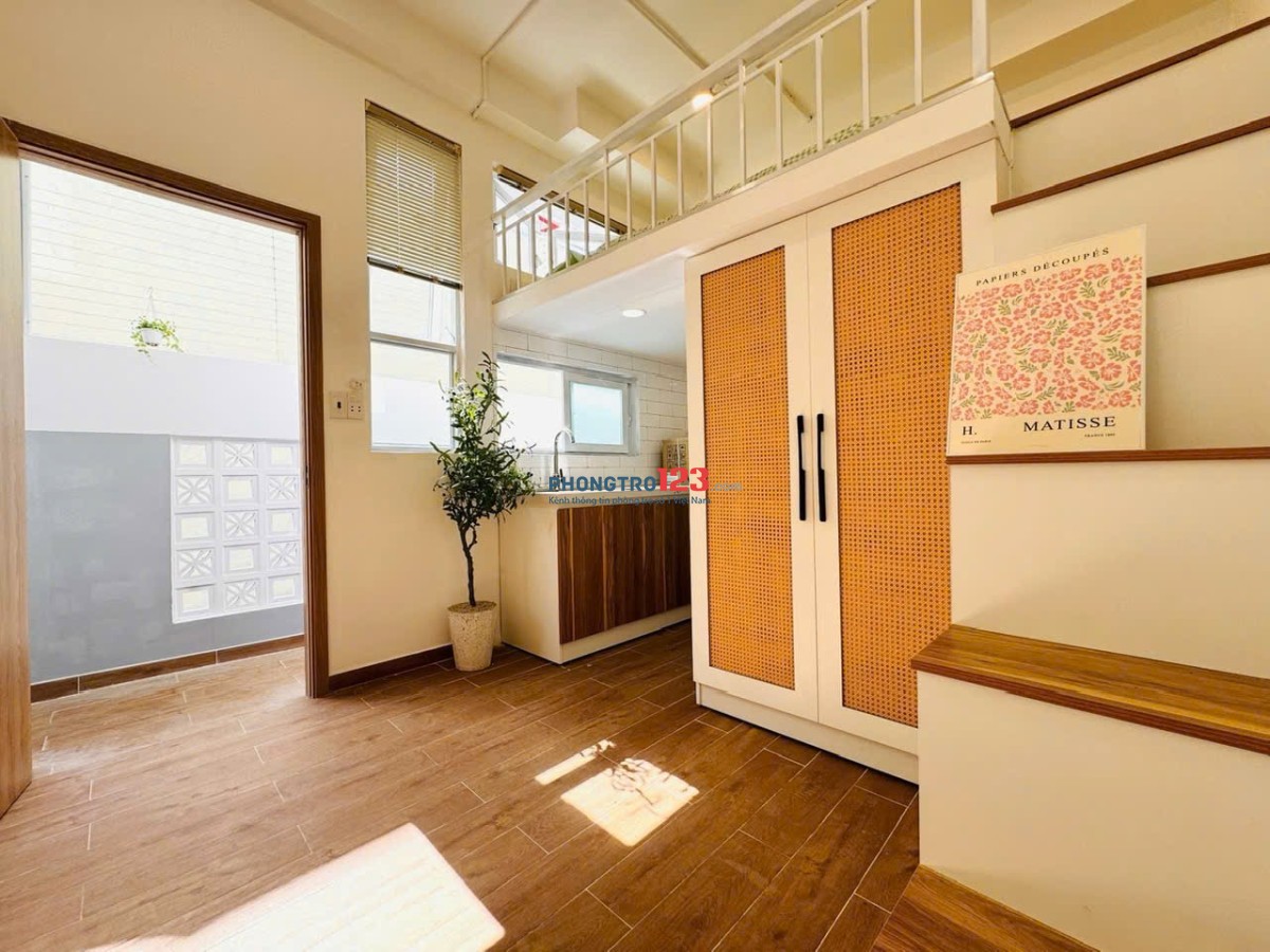 PHÒNG TRỌ MỚI XÂY GIÁ TỐT, NGAY CẦU HOÀNG HOA THÁM, FULL NỘI THẤT, BAN CÔNG RIÊNG