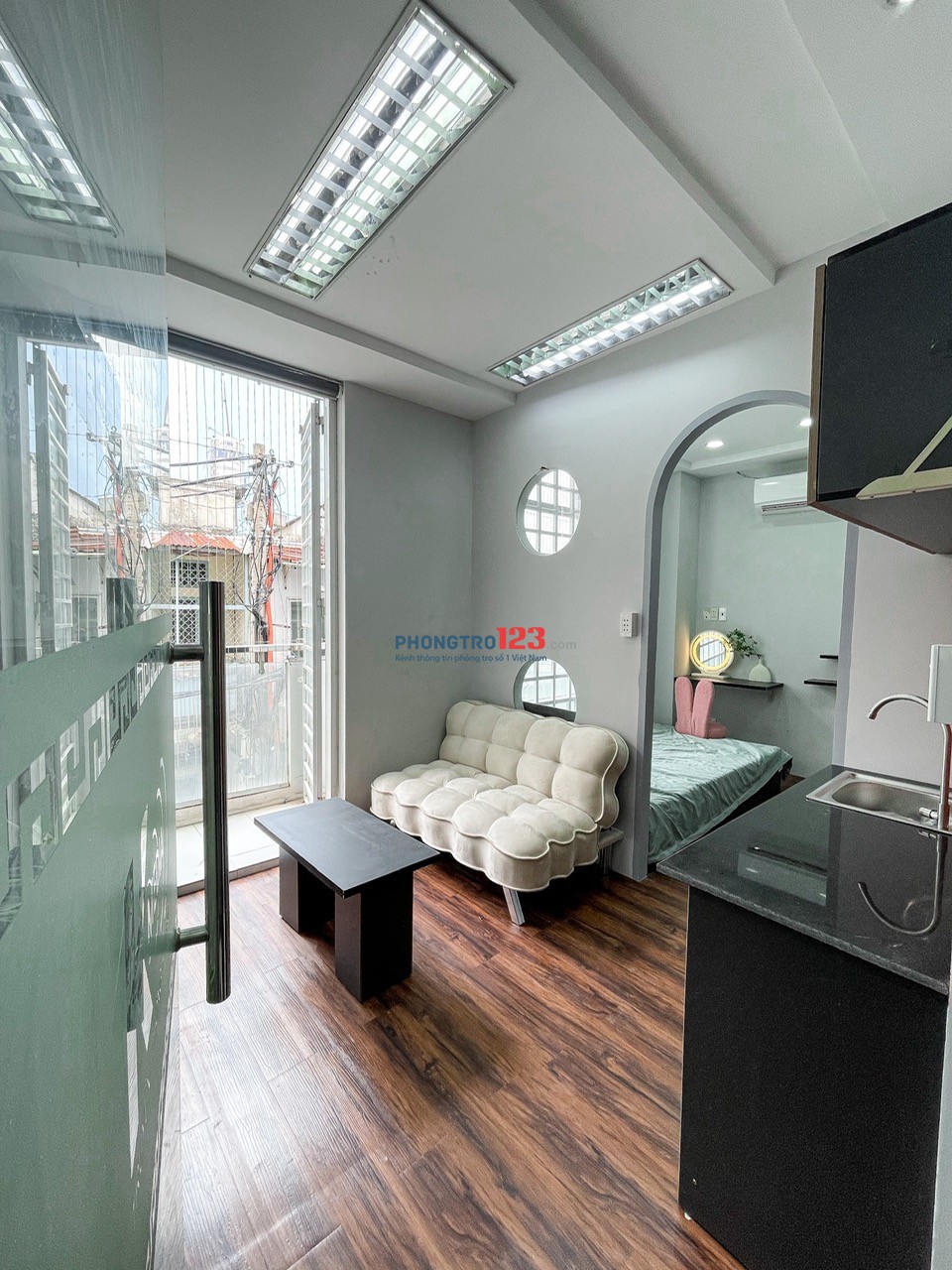 PHÒNG 40m2 FULL NỘI THẤT CỬA SỔ LỚN ĐÓN NẮNG Ở LÊ VĂN DUYỆT Q.BÌNH THẠNH NGAY GẦN Q3,Q1 - 0334998413