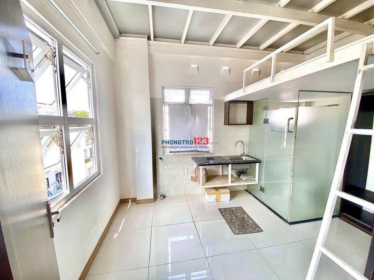 Ngay Gần toà Etown - Cộng Hoà - Có hầm xe, thang máy, máy giặt , free xe máy lạnh , tủ quần áo bàn