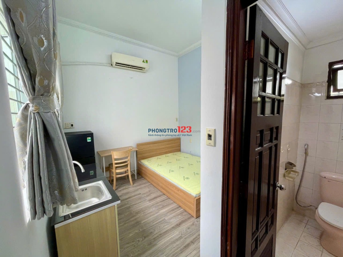 Phòng full nội thất ban công, cửa sổ, đường Trần Khánh Dư, Q.1, gần chợ Tân Định, nhà thờ Tân Định