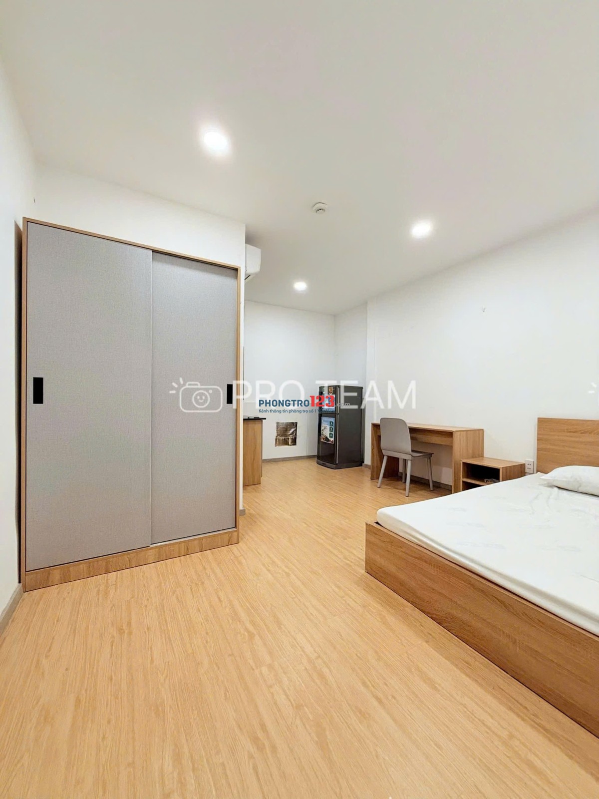 Phòng full nội thất, cửa sổ đường Nguyễn Gia Trí, Bình Thạnh, cách Đại học Hutech, Đại học GTVT 50m