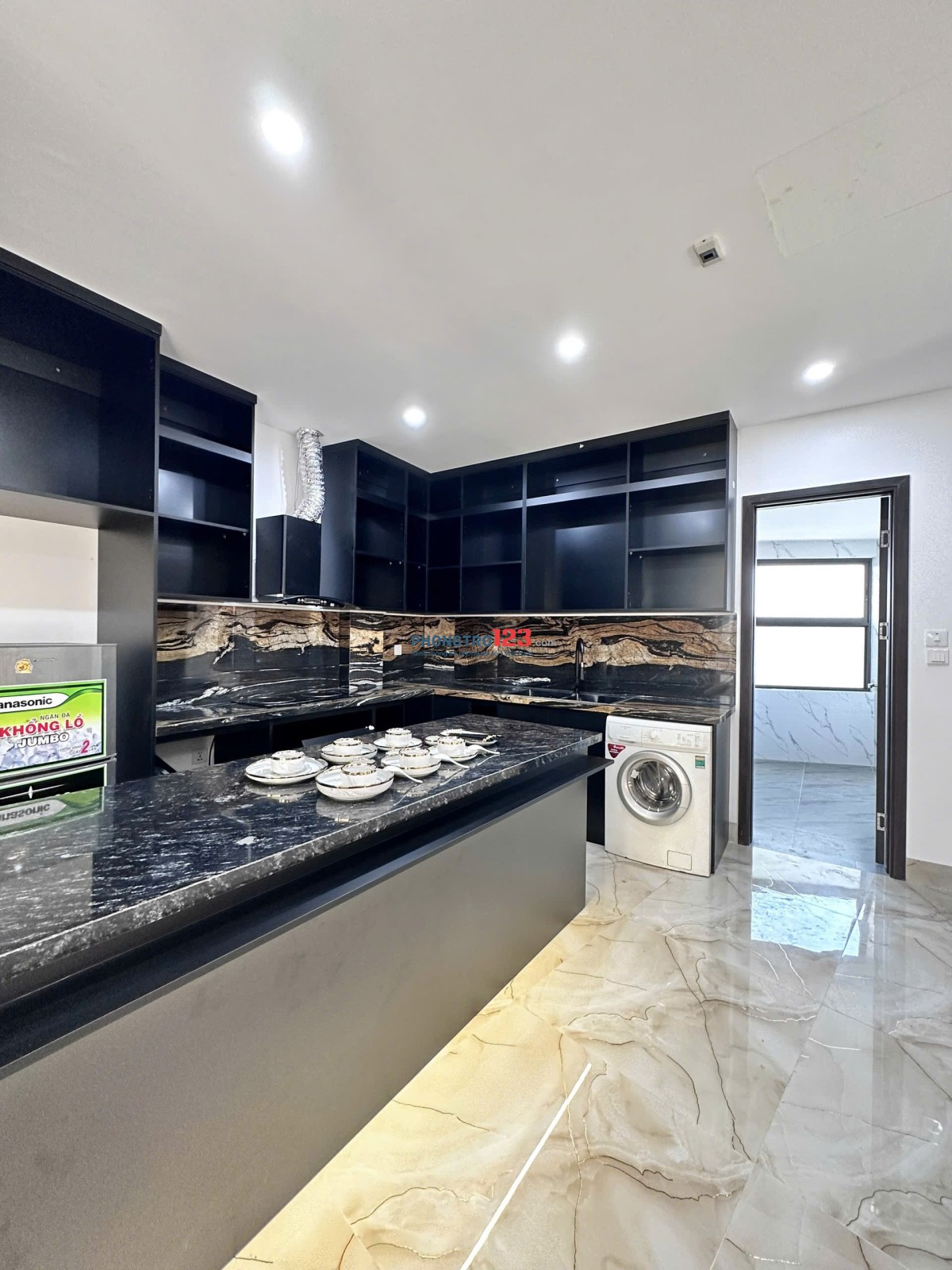 Cho thuê căn hộ 2 ngủ 1 khách cao cấp, giá hợp lý tại Ba Đình