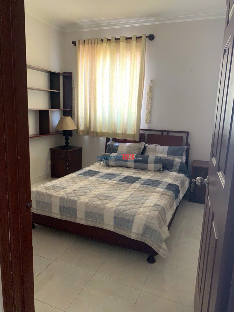 Cho thuê căn hộ 96m2, 2p ngủ, Nội thất giá 10tr C/c Ruby Tân Bình