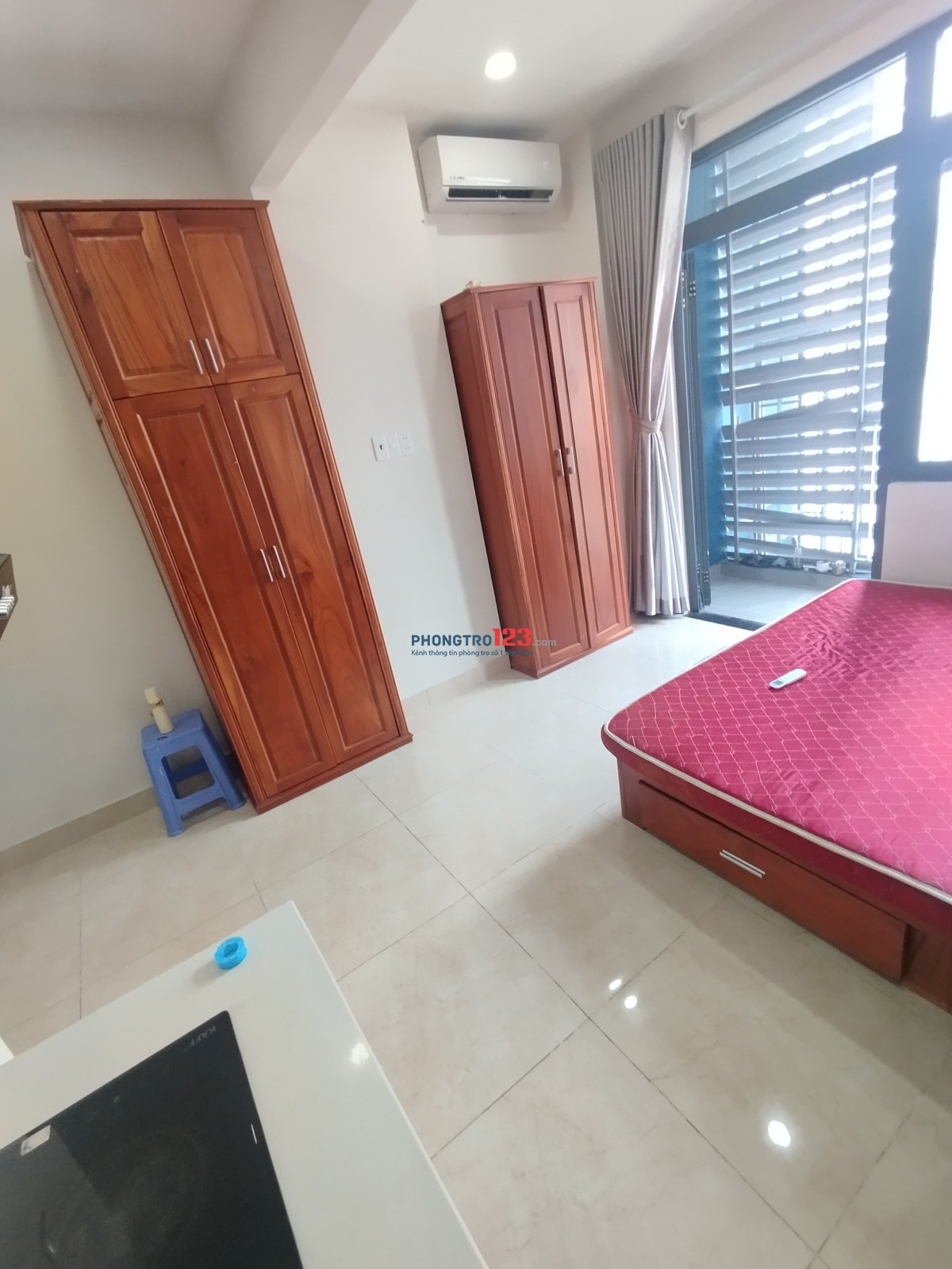 Phòng ban công máy lạnh. Rộng 30m2 Đường Tám Danh. P4 Q8