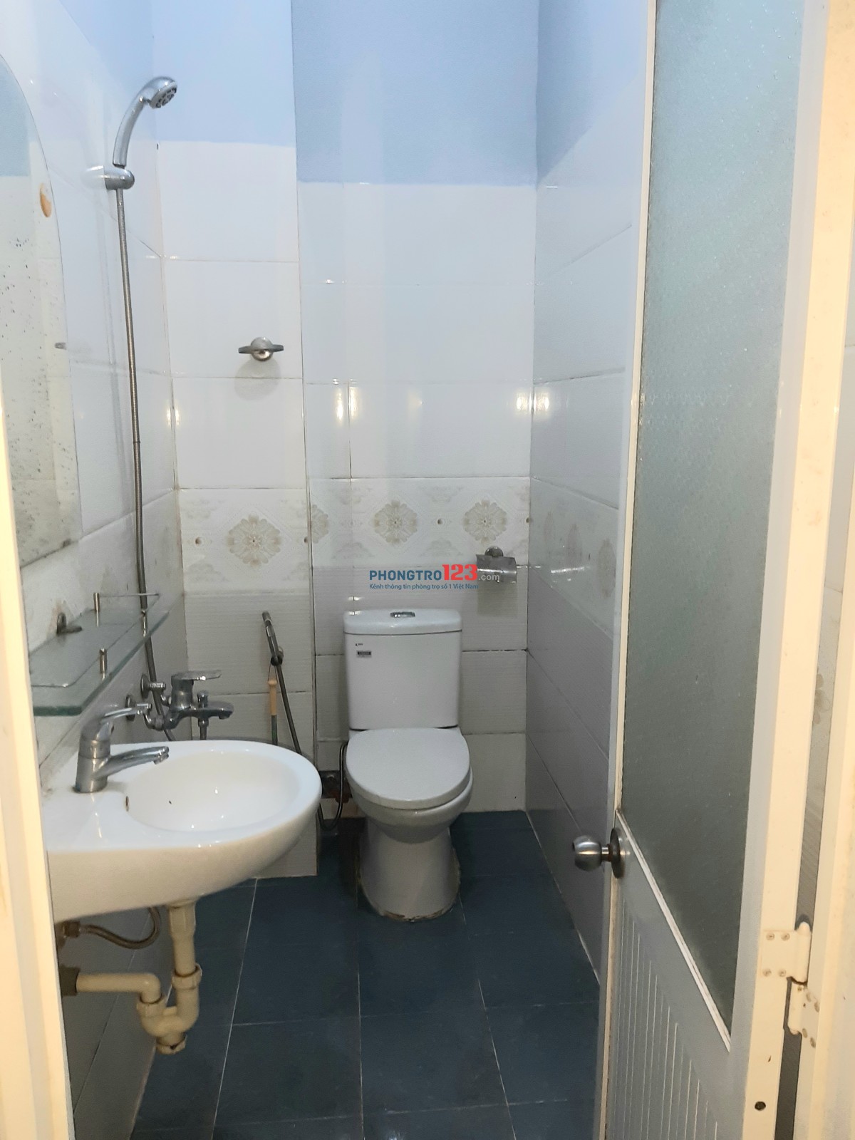 Nhà cấp 4 diện tích 52m2 chính chủ cho thuê nguyên căn.