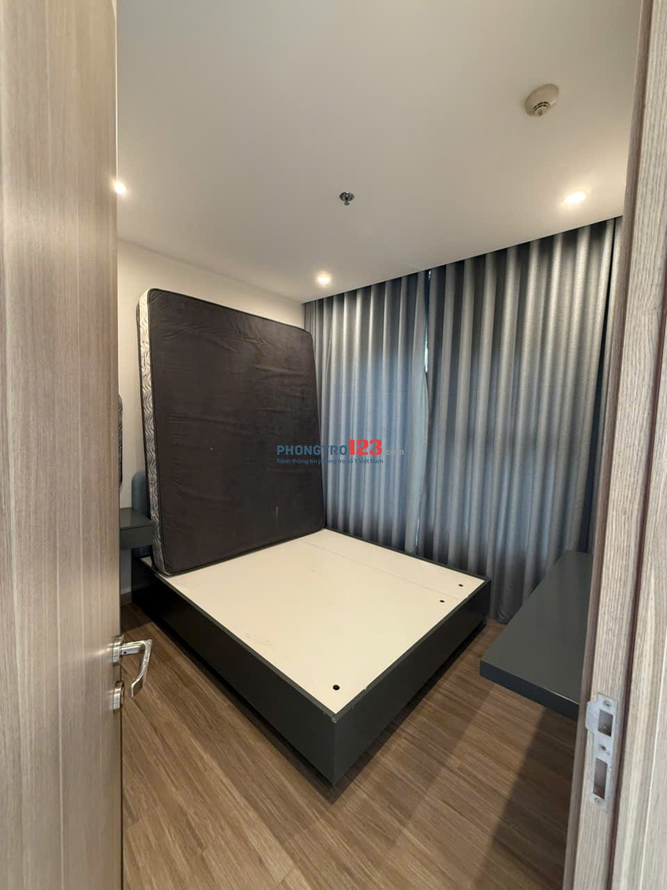 Cho thuê chung cư Vinhome Grand Park, full nội thất, 69m2