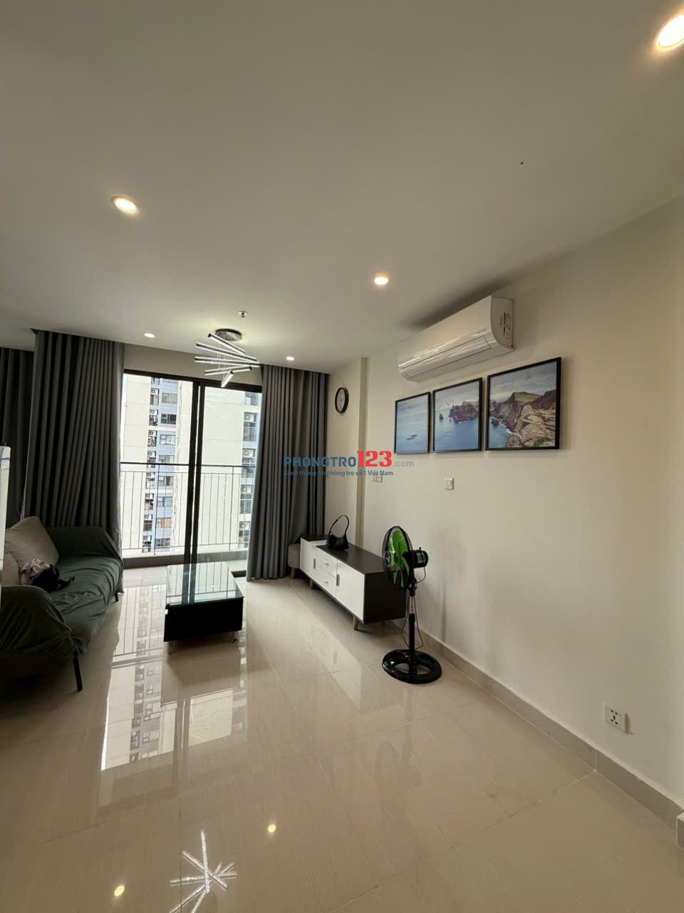 Cho thuê chung cư Vinhome Grand Park, full nội thất, 69m2