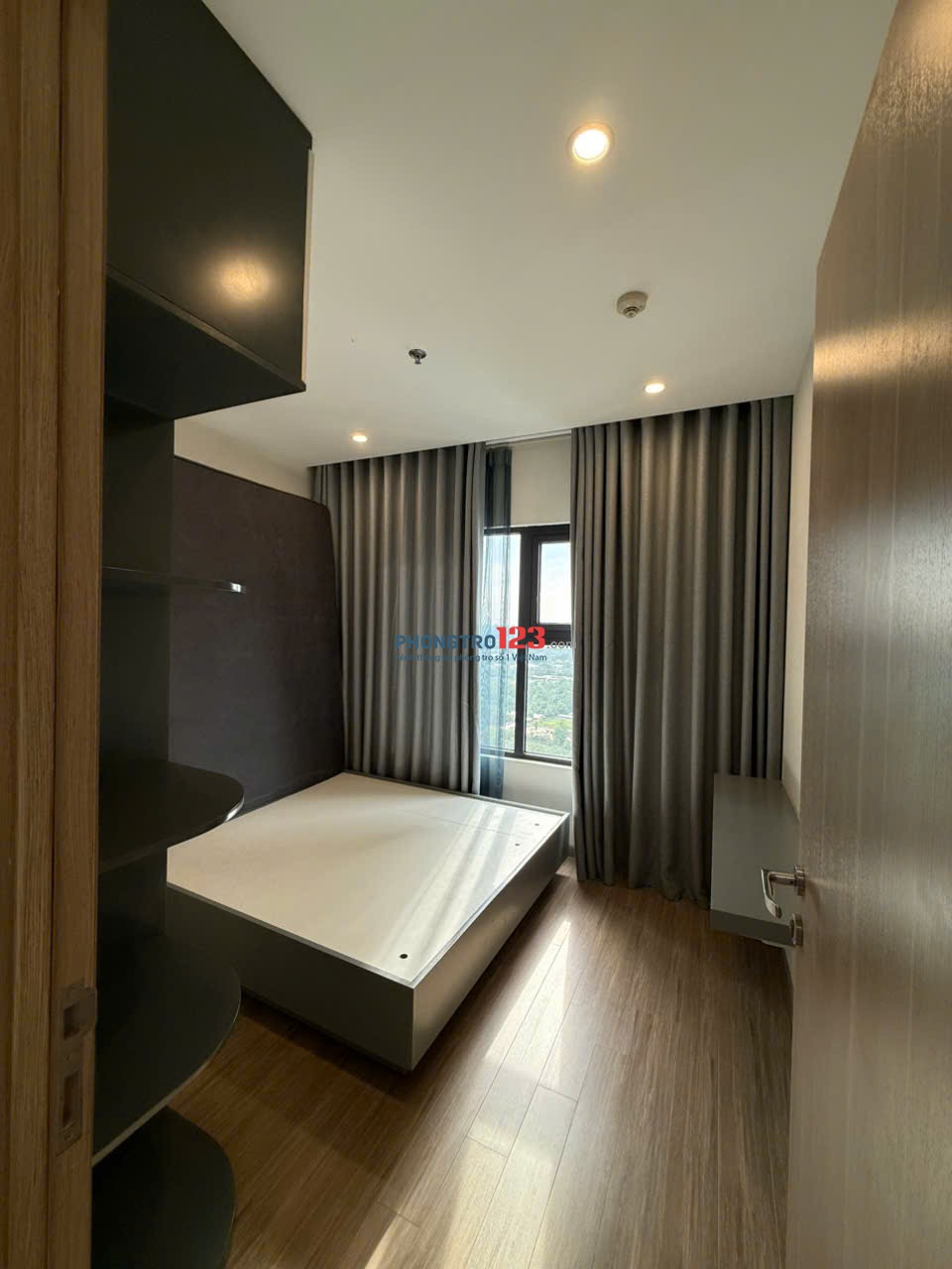 Cho thuê chung cư Vinhome Grand Park, full nội thất, 69m2