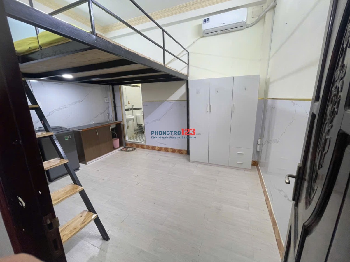 Em cần thêm 1 bạn ở ghép giá 2tr bao hết chi phí ạ