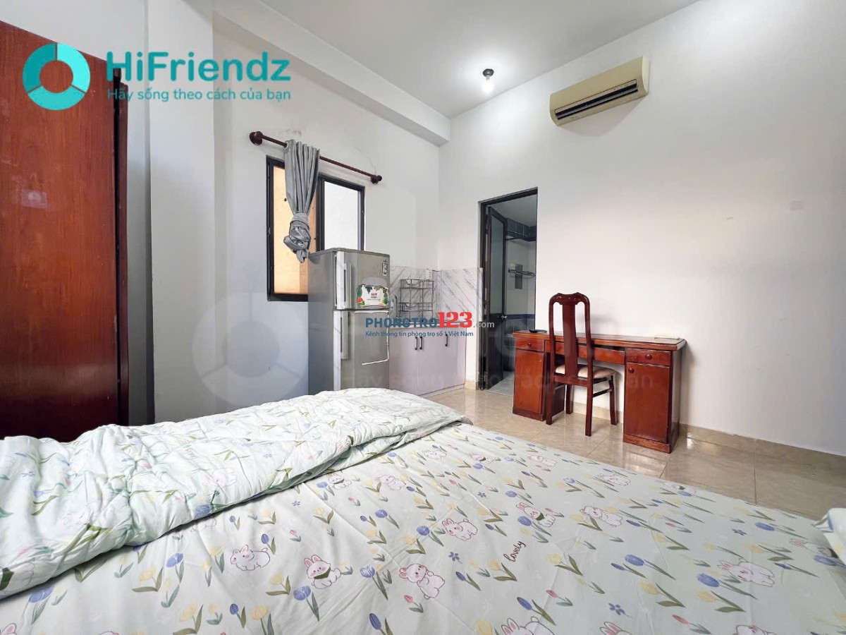 Phòng cửa sổ thoáng full nội thất gần ngã tư Hàng Xanh