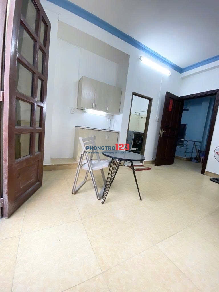 CHO THUÊ PHÒNG TRỌ FULL NỘI THẤT BAN CÔNG QUẬN 3 - MÁY GIẶT RIÊNG gần Công Trường Dân Chủ