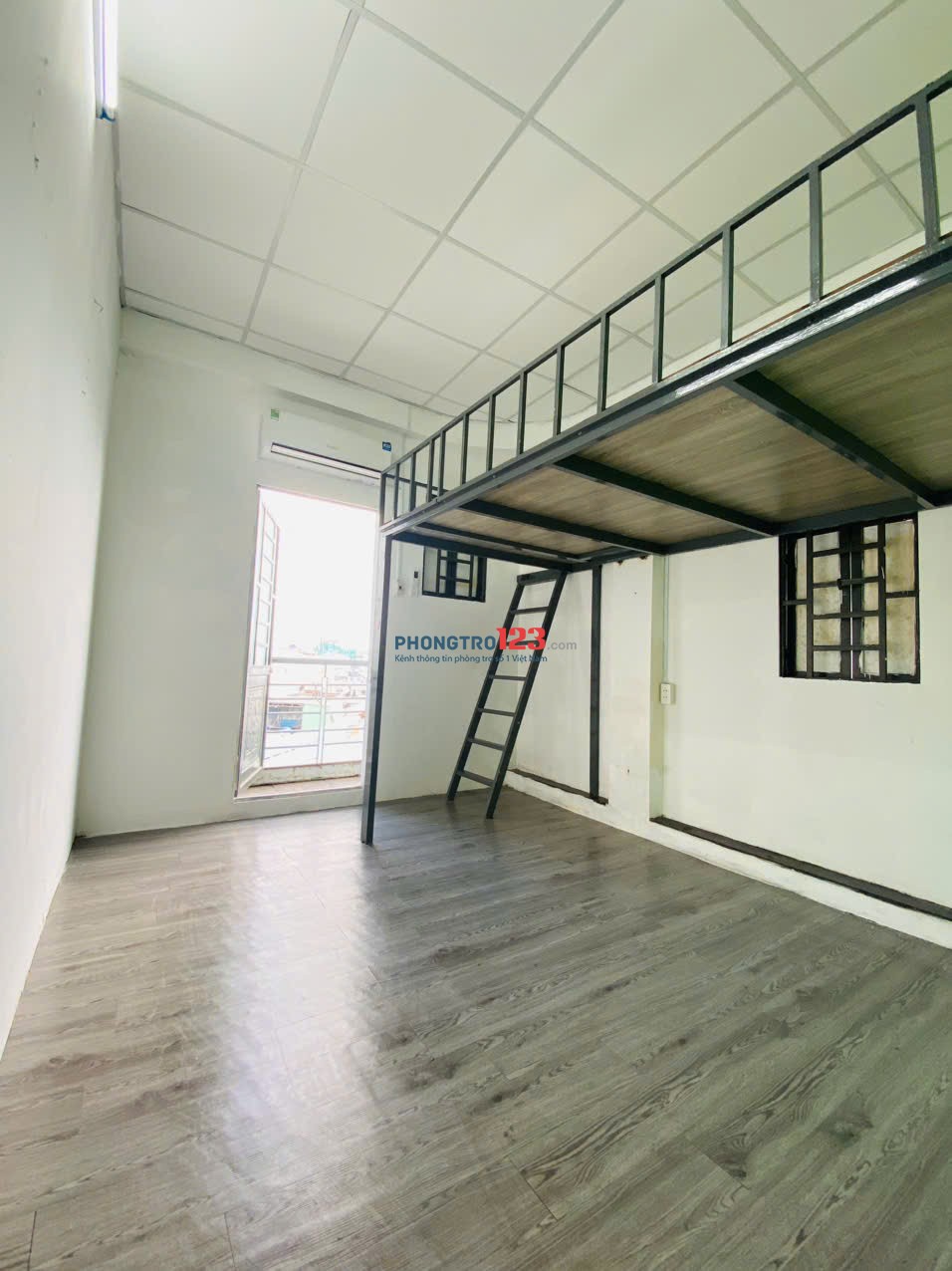 PHÒNG TRỌ BAN CÔNG CÓ GÁC - MÁY LẠNH - TỦ LẠNH ĐẠI HỌC VĂN HIẾN GIÁ RẺ