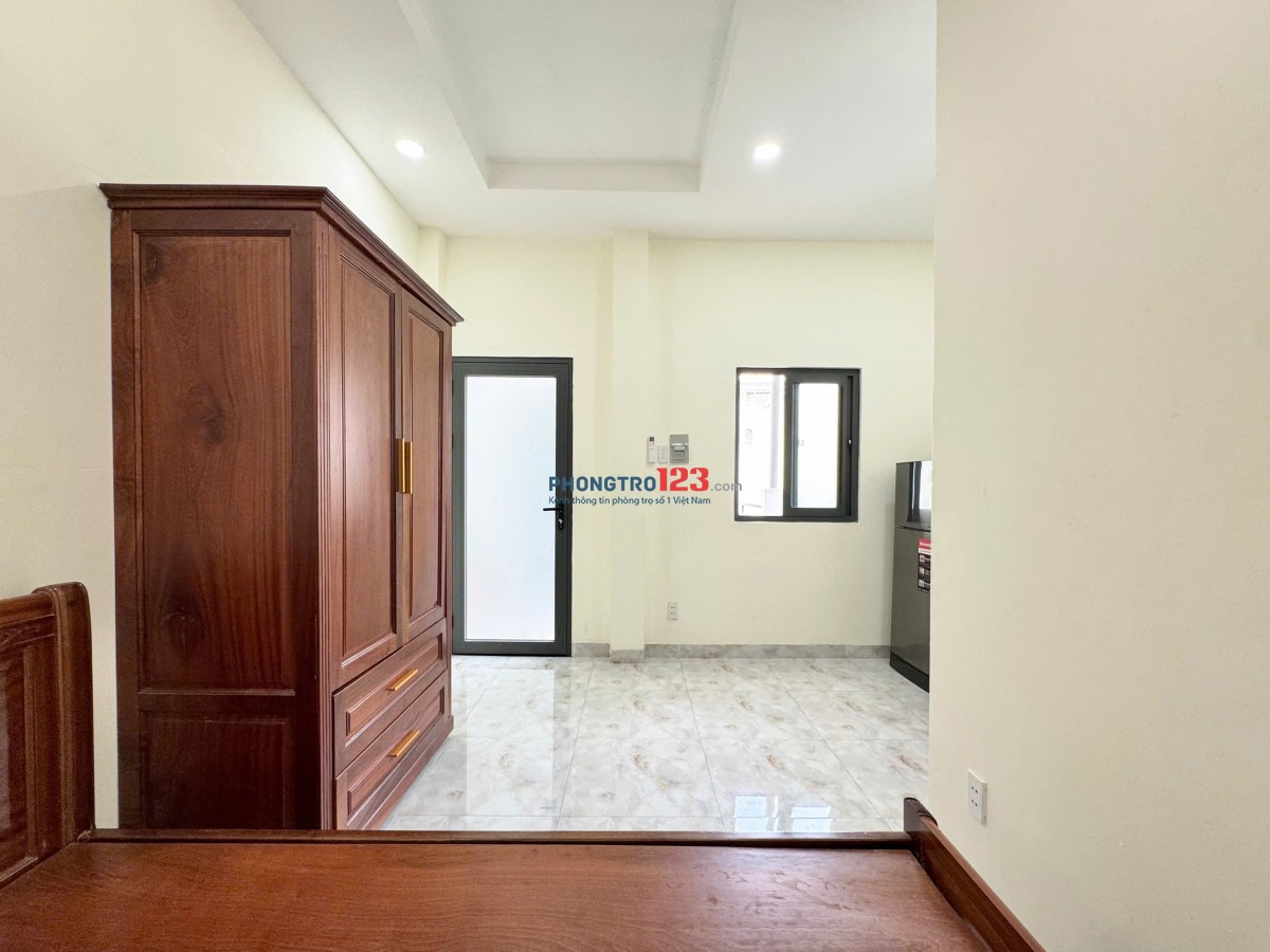 PHÒNG MỚI XÂY - ĐẦY ĐỦ TIỆN NGHI NGAY CHỢ HOÀNG HOA THÁM, KHU K300