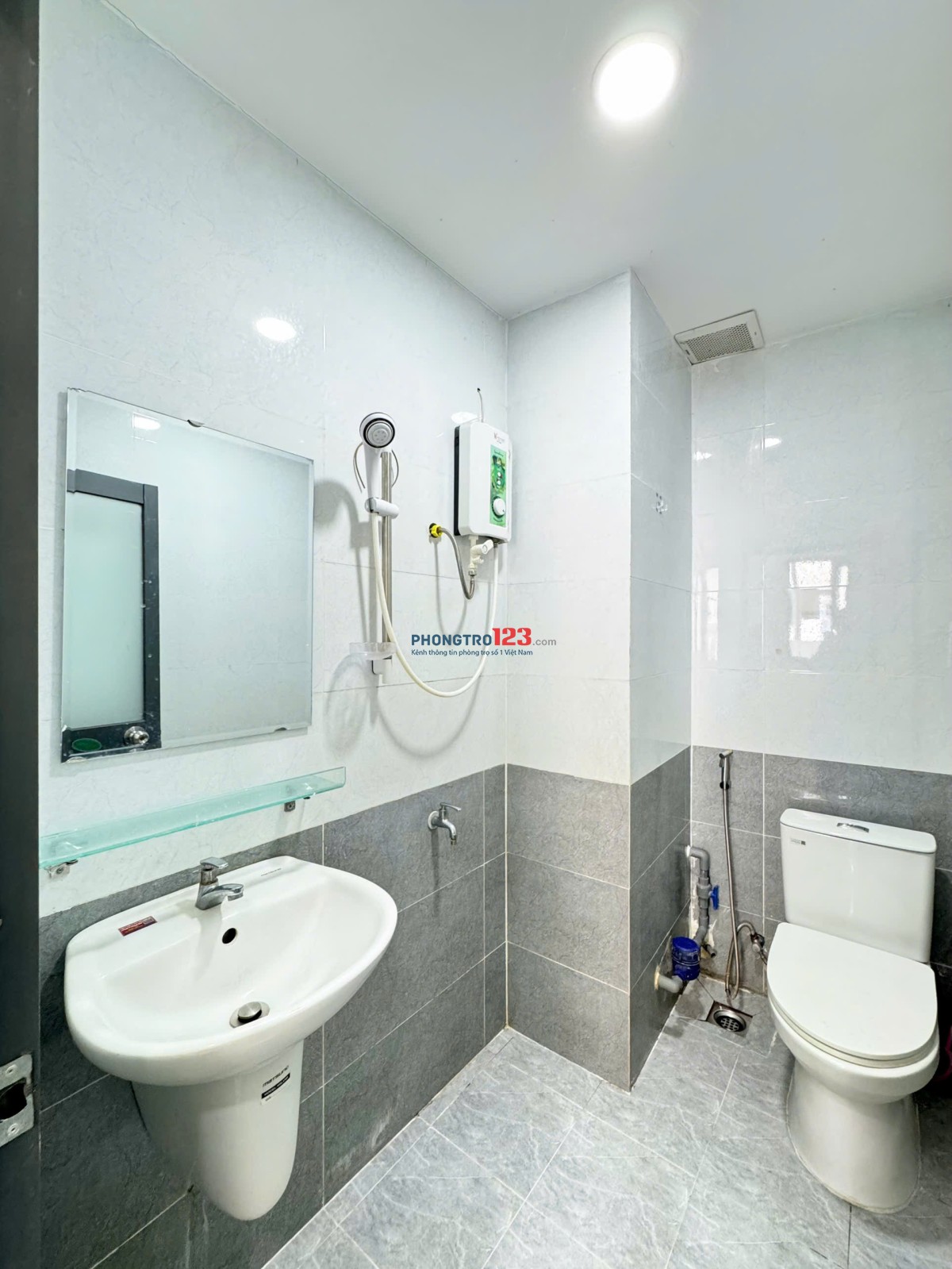 PHÒNG MỚI XÂY - ĐẦY ĐỦ TIỆN NGHI NGAY CHỢ HOÀNG HOA THÁM, KHU K300