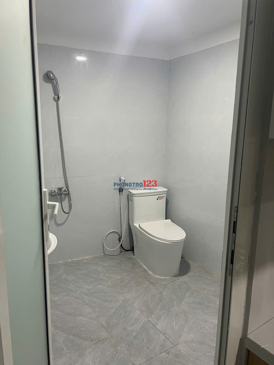 CHO THUÊ CĂN HỘ QUẬN TÂN BÌNH 2PN - 1PB – BAN CÔNG THOÁNG MÁT – GẦN SÂN BAY TÂN SƠN NHẤT