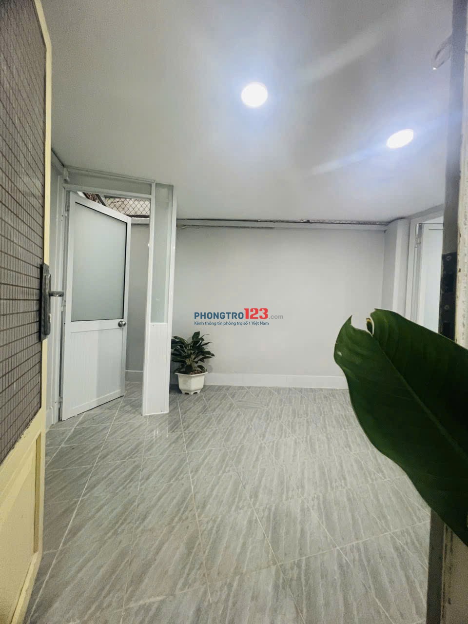 CHO THUÊ CĂN HỘ QUẬN TÂN BÌNH 2PN - 1PB – BAN CÔNG THOÁNG MÁT – GẦN SÂN BAY TÂN SƠN NHẤT