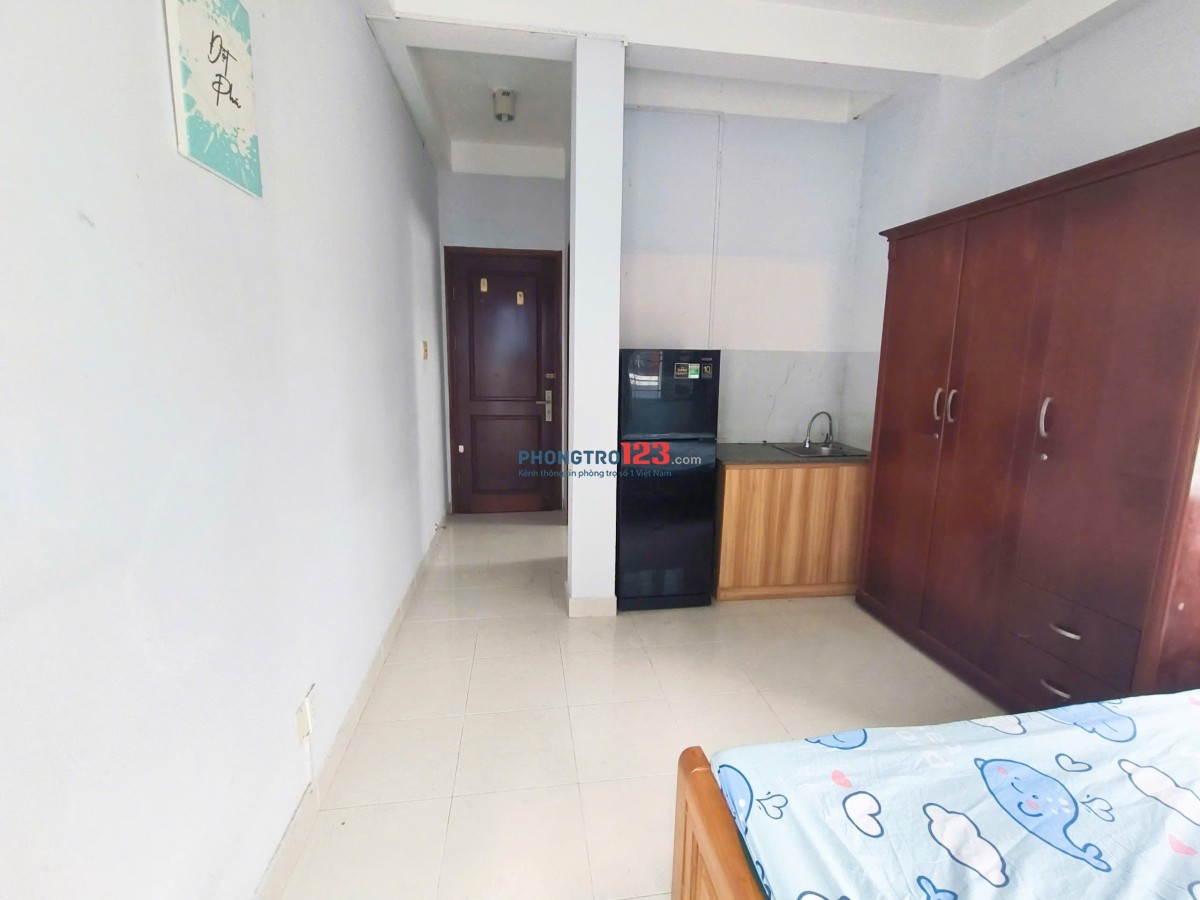  Cho thuê phòng trọ ban công rộng – nhiều ánh sáng – full nội thấtNguyễn Trãi, Quận 1