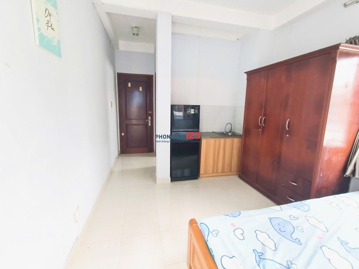  Cho thuê phòng trọ ban công rộng – nhiều ánh sáng – full nội thấtNguyễn Trãi, Quận 1