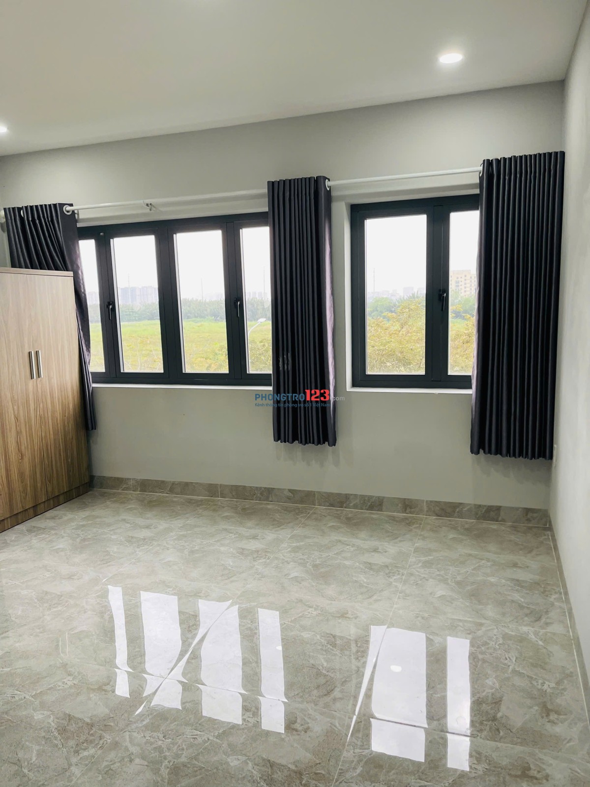 Phòng Thoáng Mát Như Hình, Đang Trống, Vào Ở Ngay