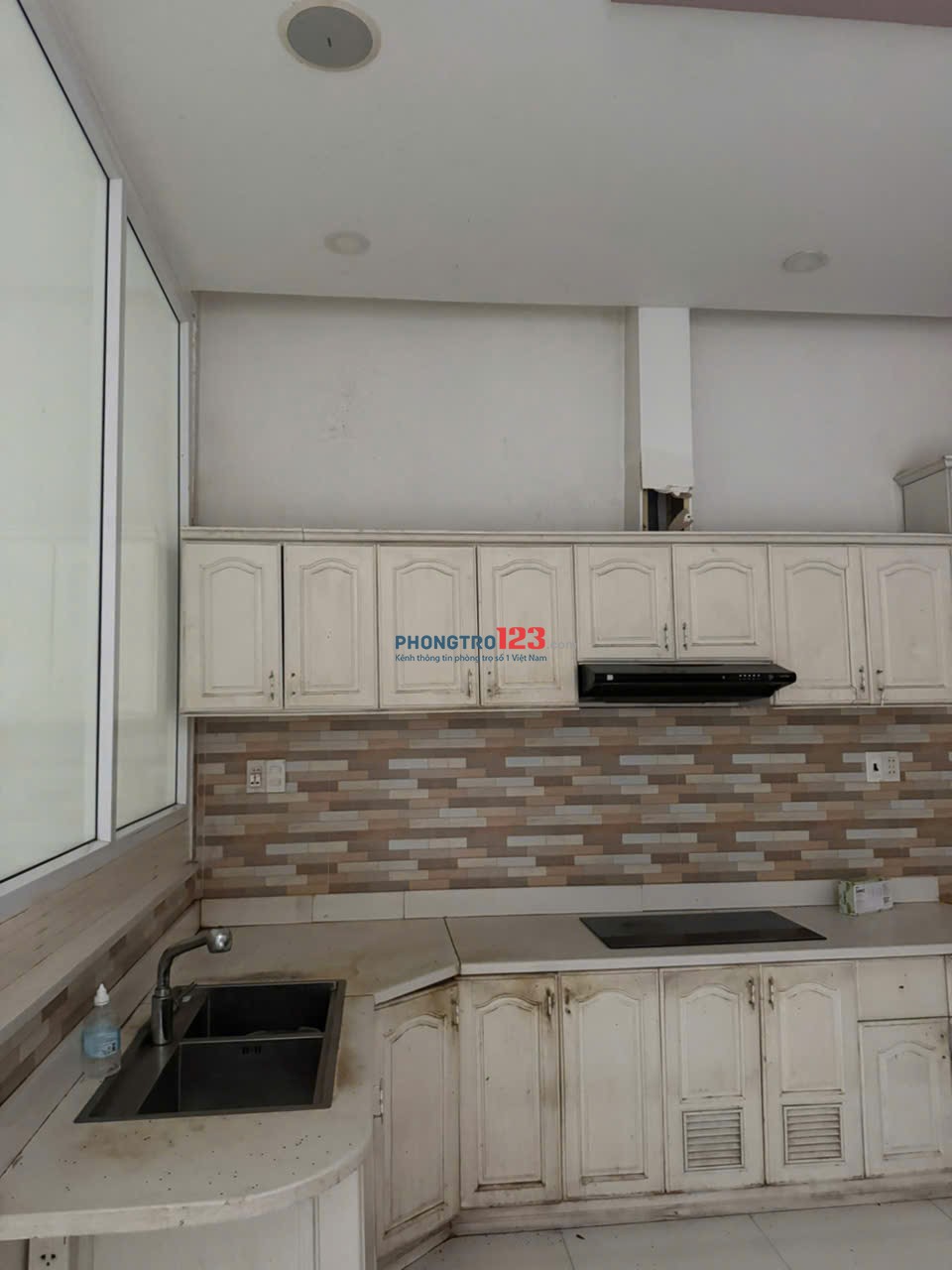 Nhà riêng cho thuê tại Đường Tuyên Quang,