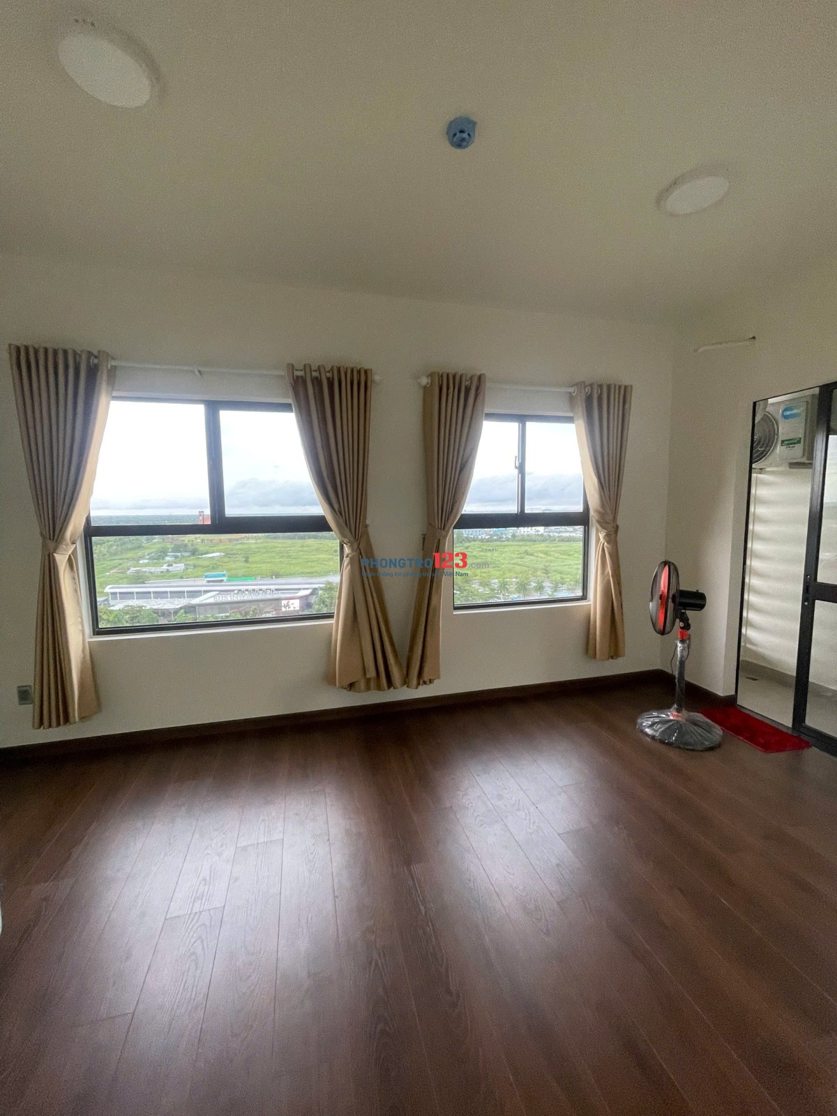 Cho thuê căn hộ ehome Southgate 1PN tầng cao nhất, có thể thiết kế thêm phòng ngủ nhỏ - view trường