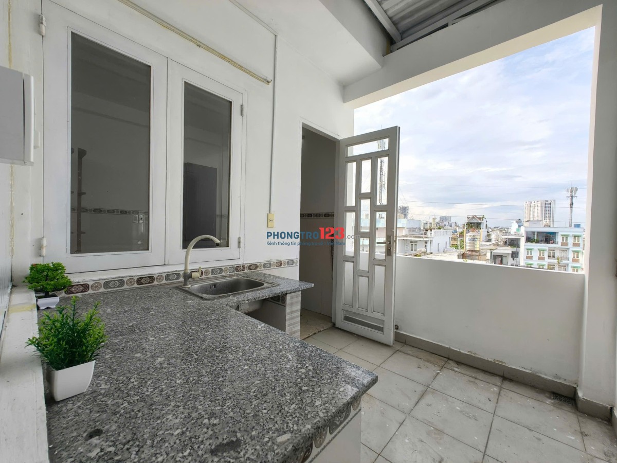  BAN CÔNG DECOR ĐẸP – GIẢM GIÁ CÒN 4TR5 – BÙI MINH TRỰC, Q8 