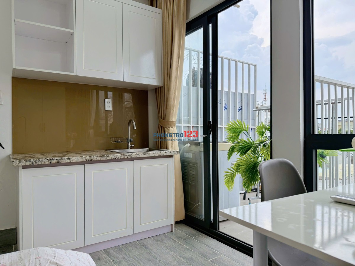 CHO THUÊ PHÒNG CÓ BAN CÔNG NGAY CHUNG CƯ ETOWN