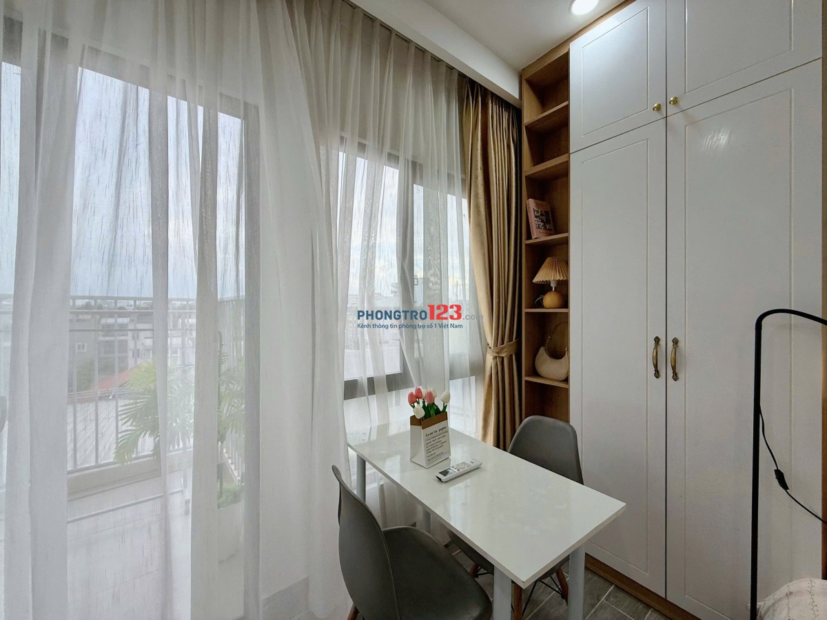 CHO THUÊ PHÒNG CÓ BAN CÔNG NGAY CHUNG CƯ ETOWN