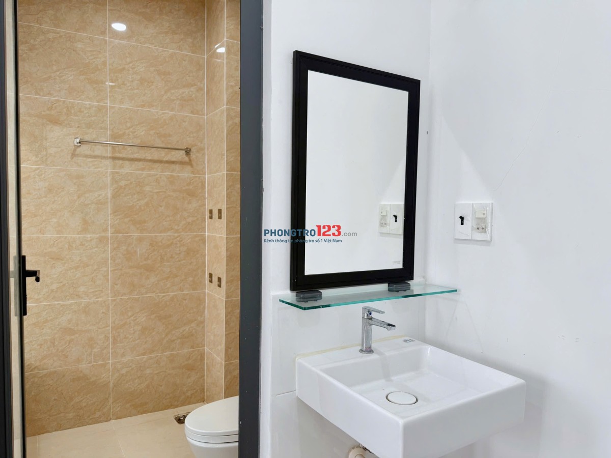 CHO THUÊ PHÒNG CÓ BAN CÔNG NGAY CHUNG CƯ ETOWN