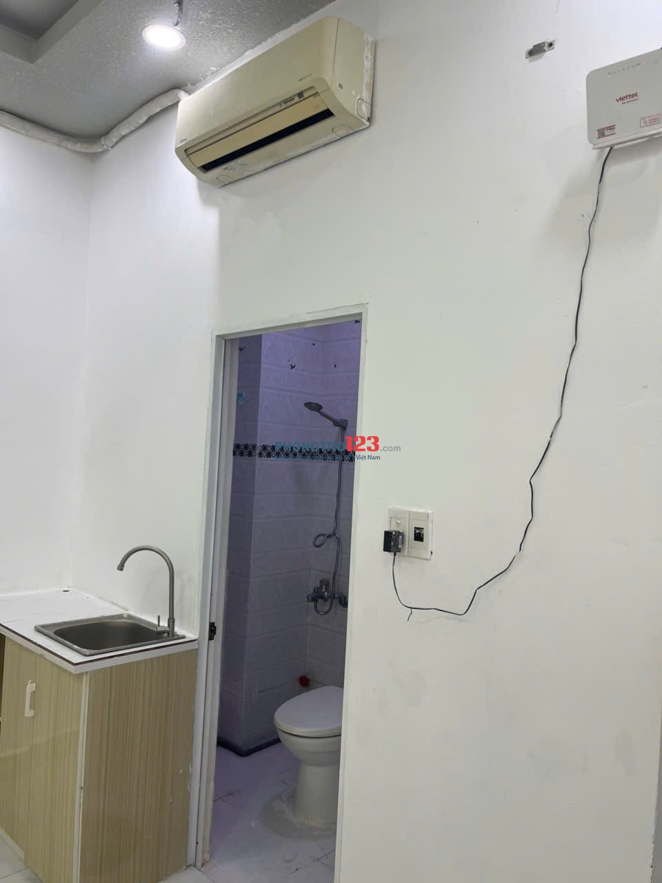 Phòng mới sạch sẽ cho thuê - full nội thất - 4 triệu / tháng , gần đầm sen Quận 11