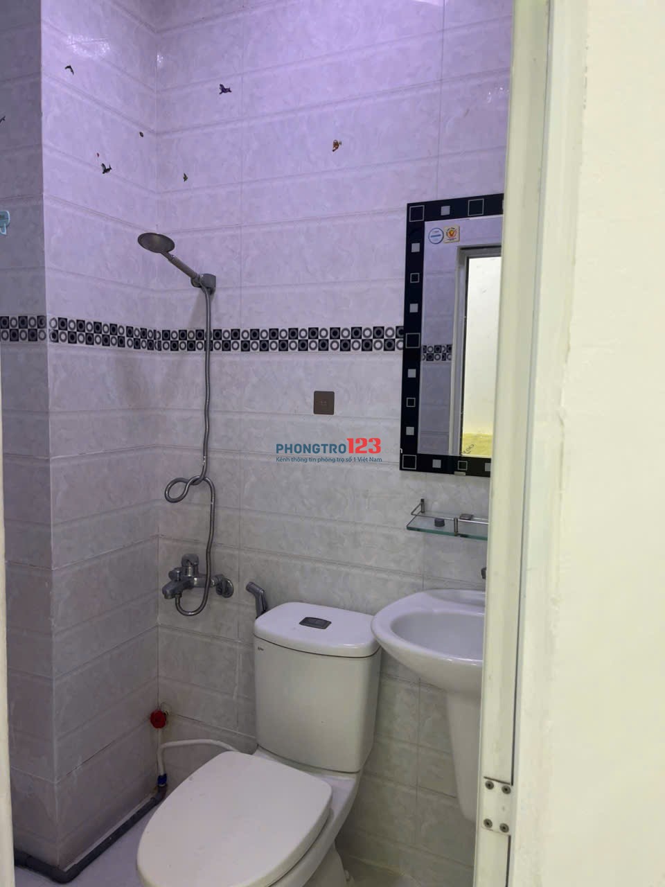 Phòng mới sạch sẽ cho thuê - full nội thất - 4 triệu / tháng , gần đầm sen Quận 11