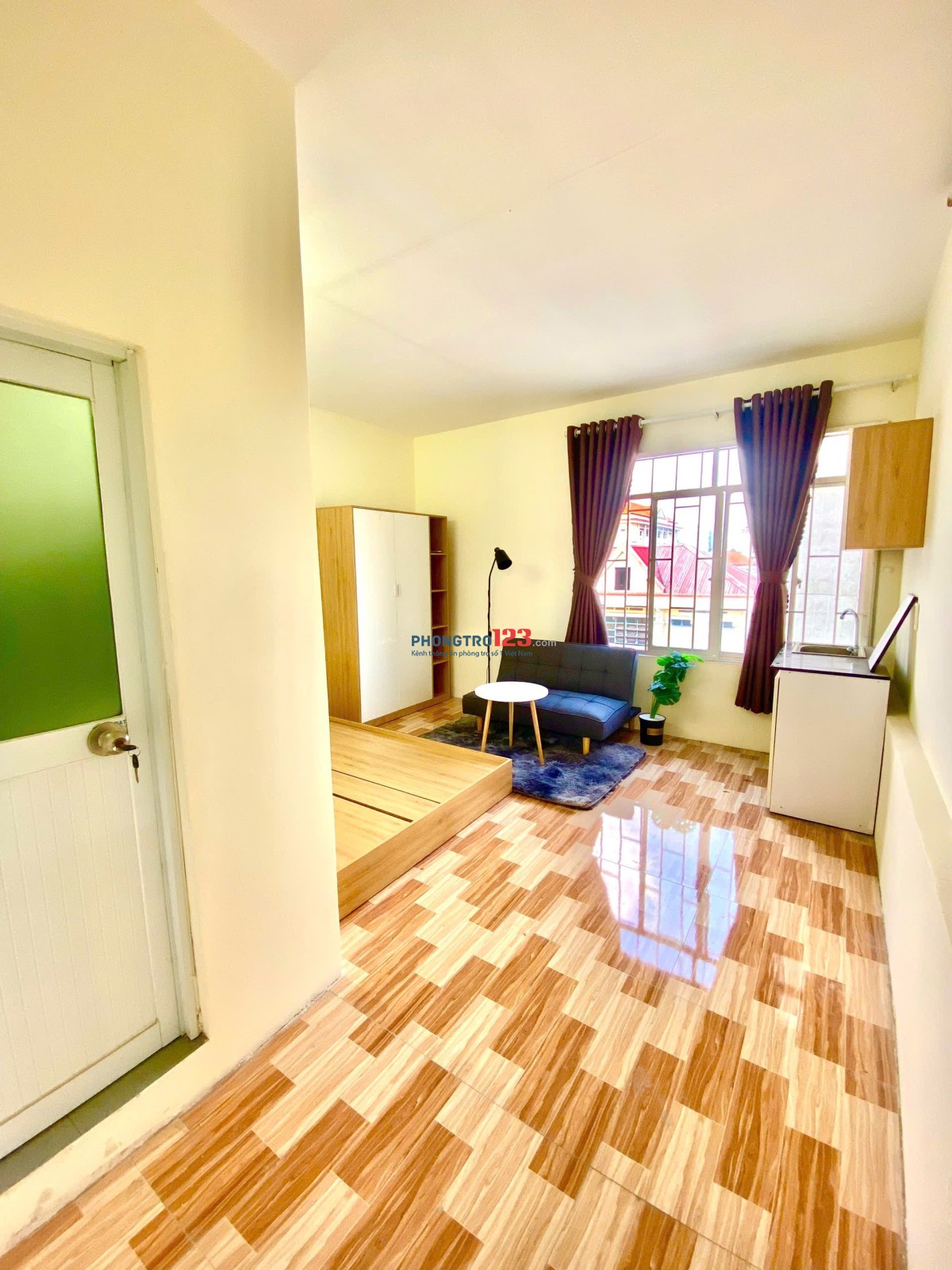 Cho thuê phòng cửa sổ lớn ở Thành Thái Q10 gần ĐH Bách Khoa ĐH Huflit ĐH Kinh Tế UEH