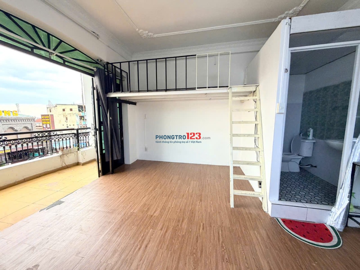 Duplex ban công trục Nguyễn Oanh giá cực rẻ