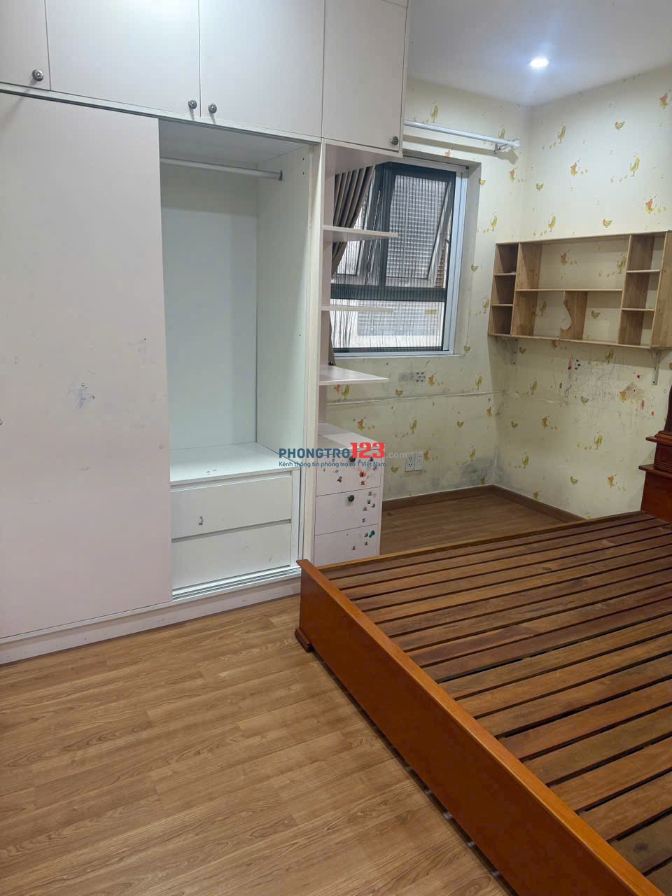 Chung cư Trương Định, P6, Quận 3: 2p ngủ, nội thất, 105m2 giá 11,5tr