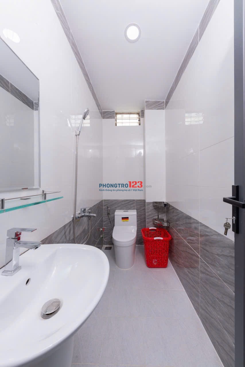 Cho Thuê Phòng Bình Thạnh rộng 35m2, Cửa sổ lớn Full nội thất gần Ngã Tư Hàng Xanh giá chỉ 5Xxx