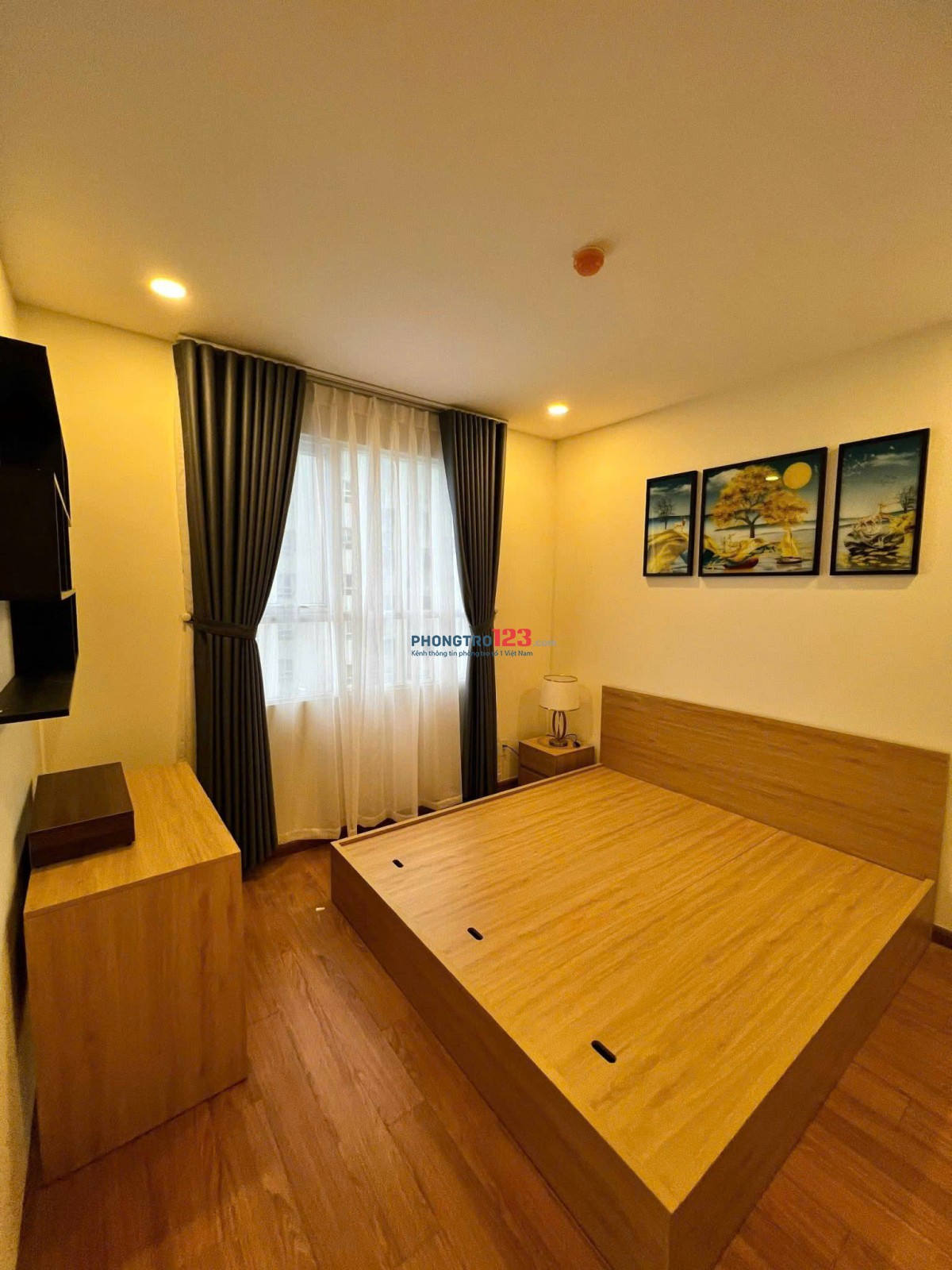 13tr5/tháng, C/c Screc, 90m2, 2PN, 2WC, Căn góc, ngay Trường Sa, Quận 3.