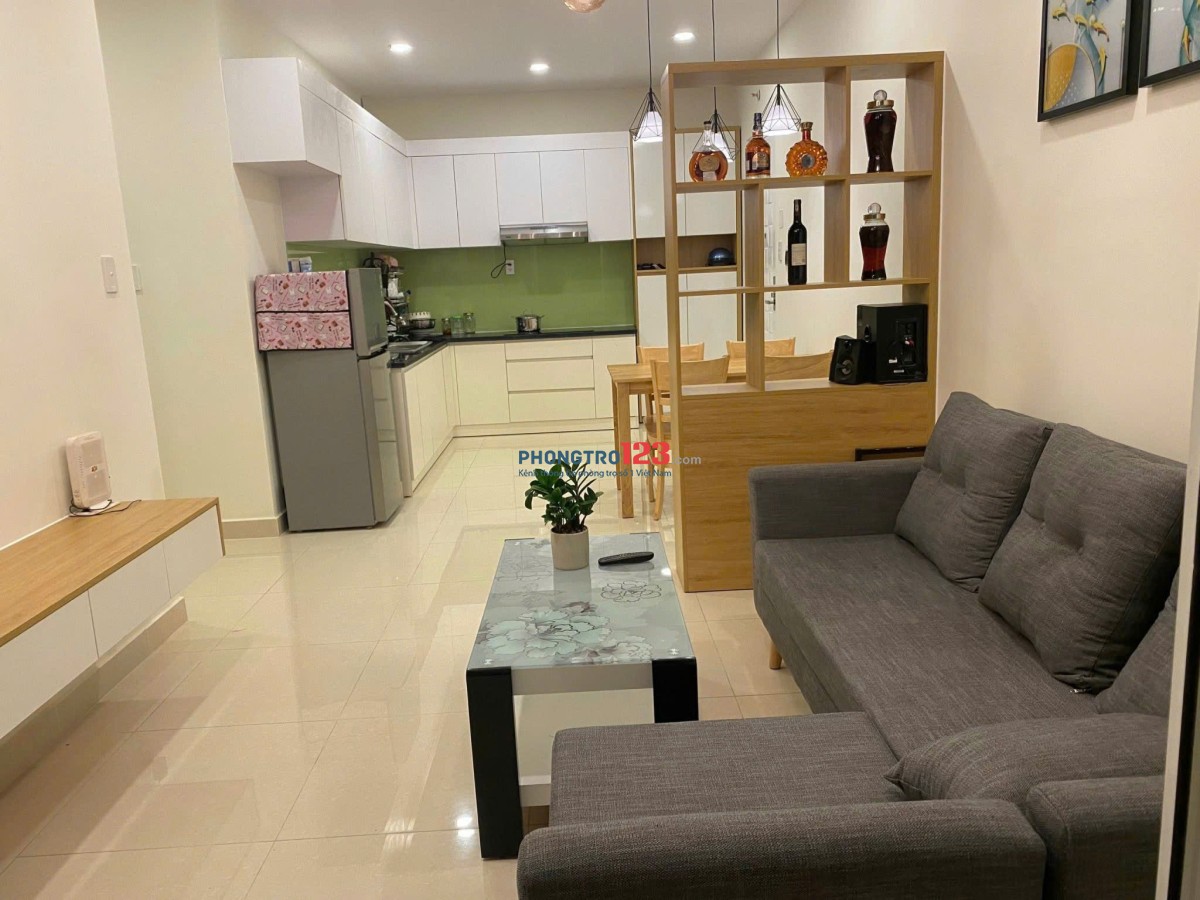 13tr5/tháng, C/c Screc, 90m2, 2PN, 2WC, Căn góc, ngay Trường Sa, Quận 3.