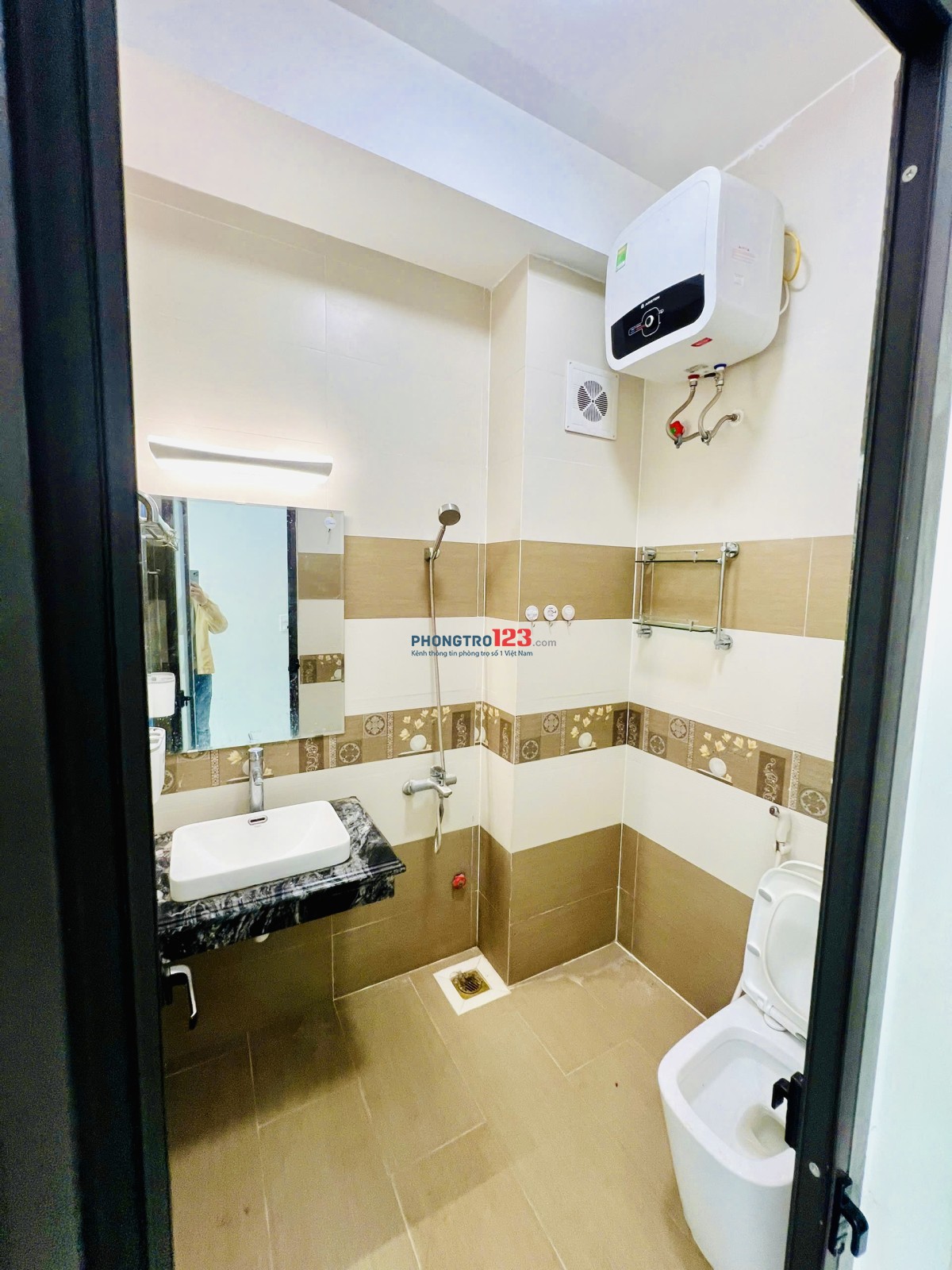 Chính chủ cho thuê phòng cách ĐH Tài Nguyên - Môi Trường 150m