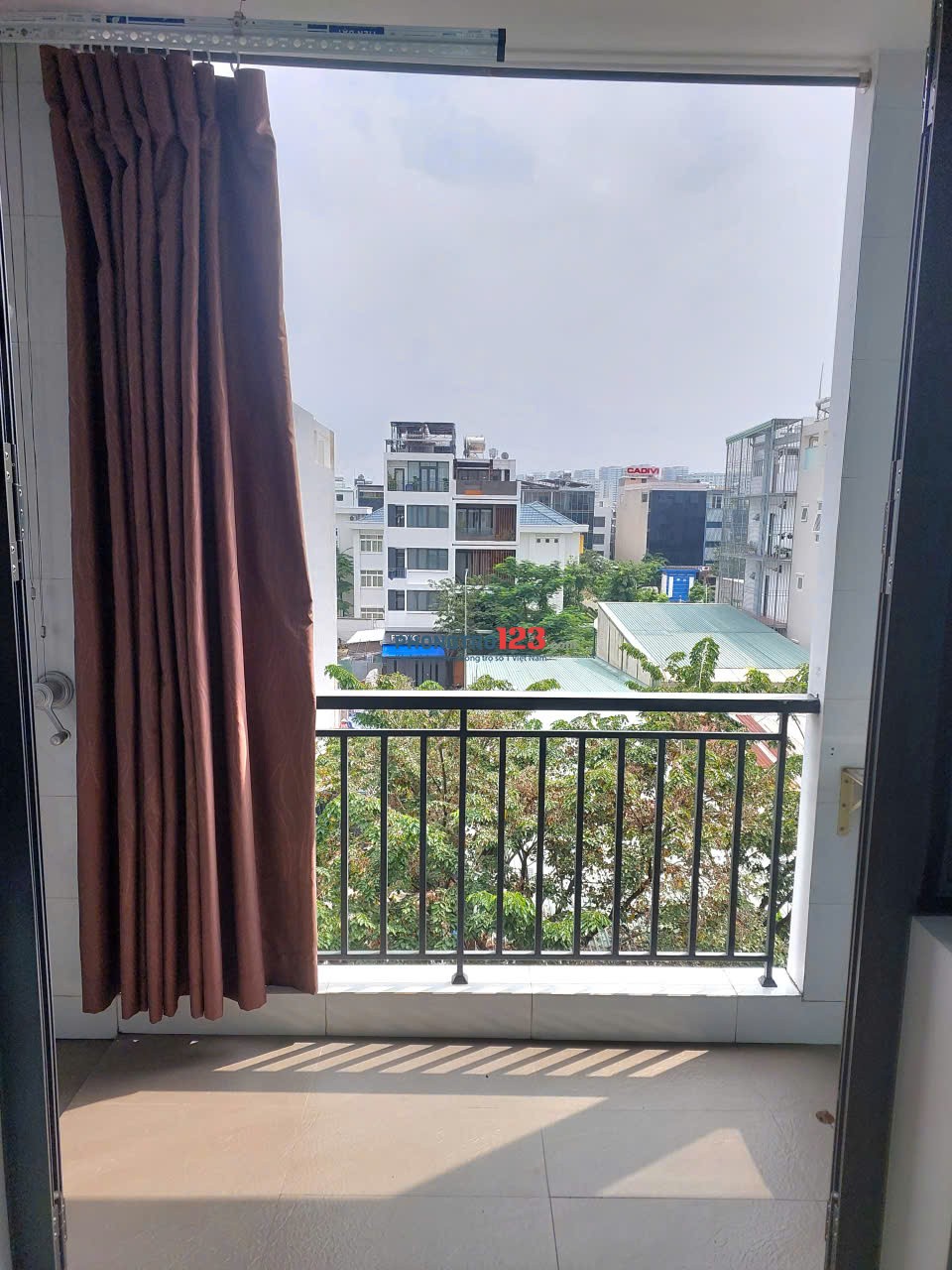 Căn hộ mini 32m2 , Ban công, Thang máy, gần Trần Não Q.2, Đủ nội thất mới