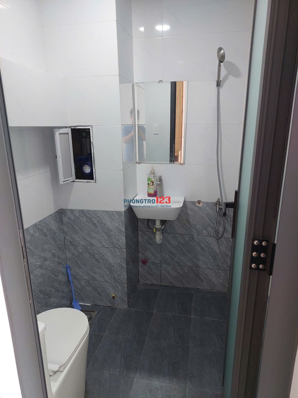 Căn hộ mini 32m2 , Ban công, Thang máy, gần Trần Não Q.2, Đủ nội thất mới