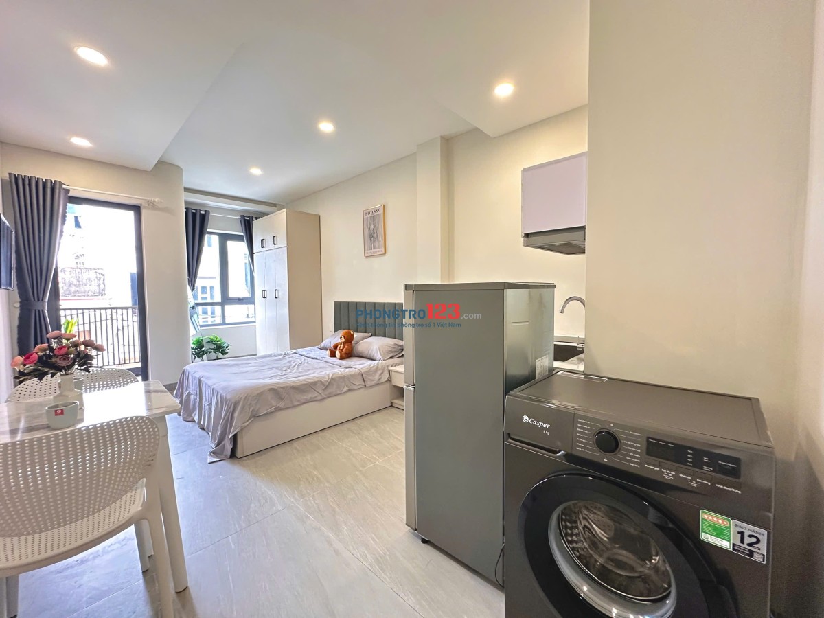 STUDIO BAN CÔNG – FULL NEW – MÁY GIẶT RIÊNG. 486 Phan Xích Long – Phú Nhuận (vị trí trung tâm)