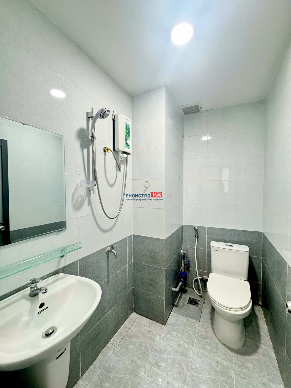 PHÒNG MỚI XÂY, BANCOL THOÁNG, ĐẦY ĐỦ TIỆN NGHI, AN NINH NGAY NGÃ 4 BẢY HIỀN TÂN BÌNH