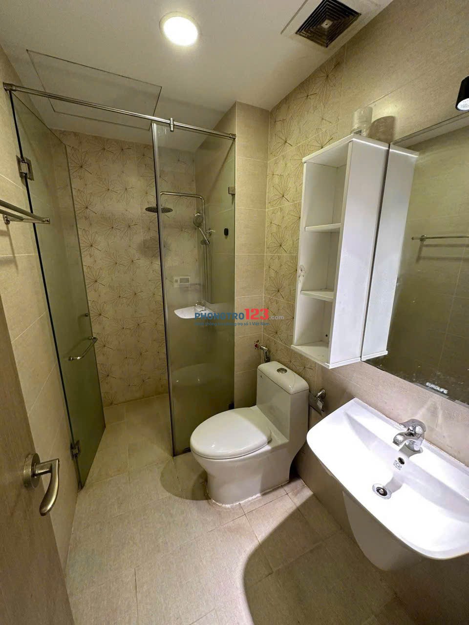 chung cư Carillon 3, 65m2, NTCB, 12triệu, ngay Hoàng Hoa Thám, TB