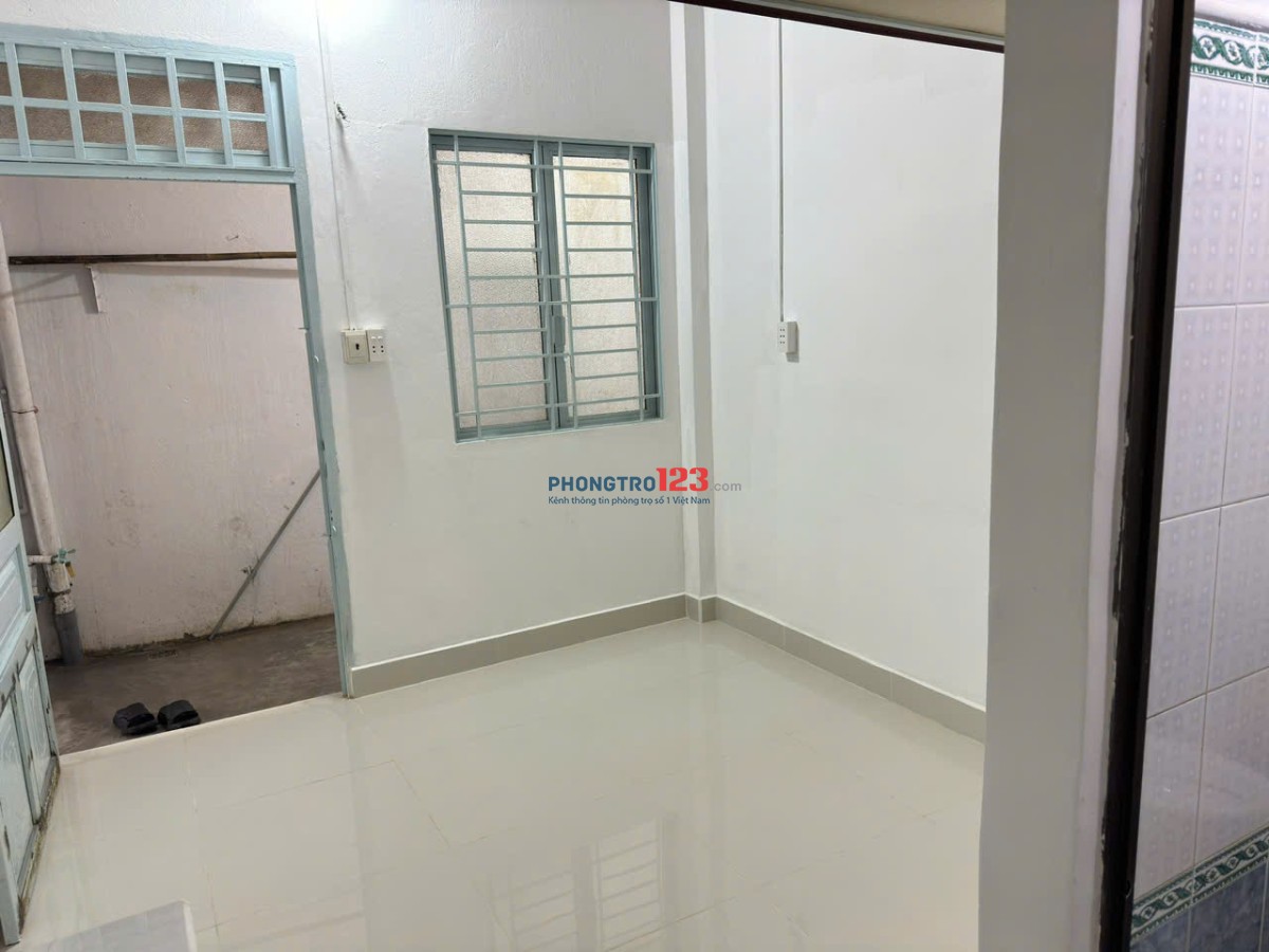 Cho thuê phòng trọ giá rẻ ngay chợ Đầu Mối gần cầu vượt Gò Dưa