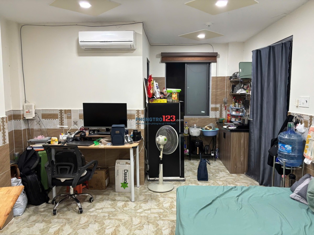 Tìm 2 nữ ở ghép, vô ở ngay tại Quận 3 (Hiện đã có 1 nữ)