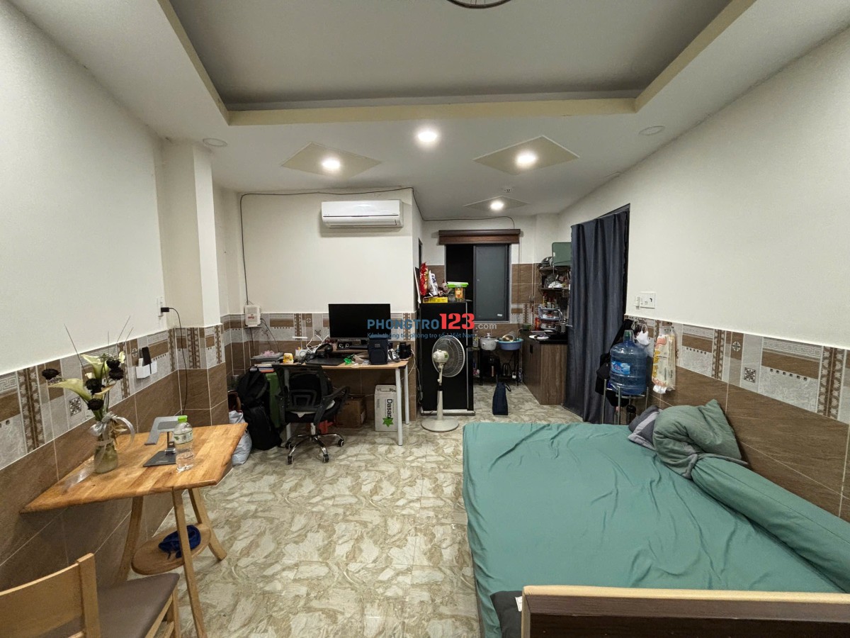 Tìm 2 nữ ở ghép, vô ở ngay tại Quận 3 (Hiện đã có 1 nữ)