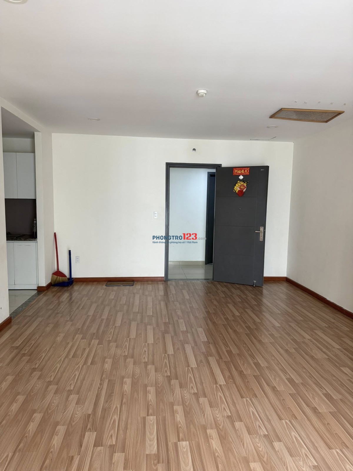 Cho thuê căn hộ Diamond Riverside diện tích 74m, 2pn, 2wc giá 8tr