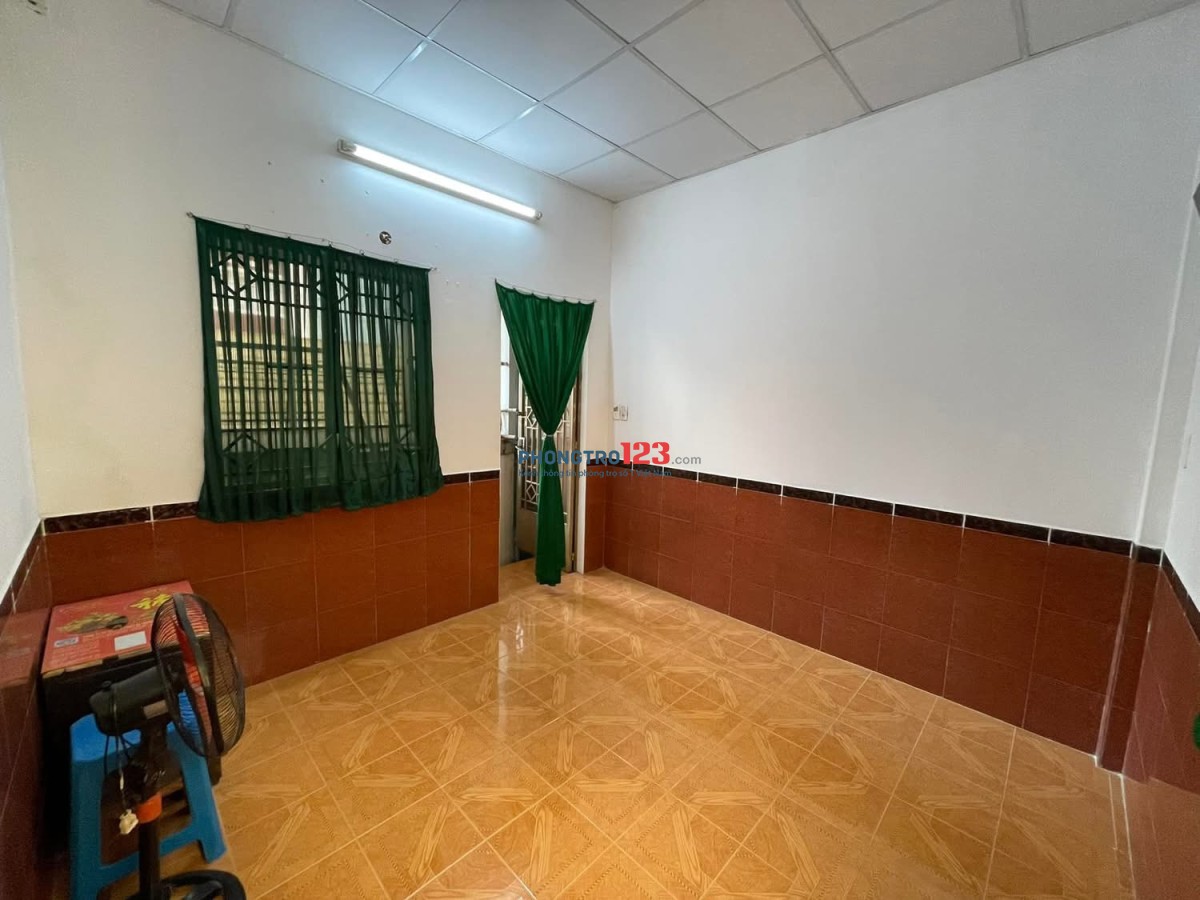 Cho nữ thuê trọ giá sinh viên, bao điện nước, ngay tại trung tâm quận 1