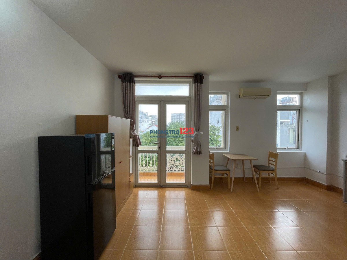 CĂN HỘ STUDIO BAN CÔNG – FULL NỘI THẤT, MÁY GIẶT RIÊNG – GẦN SÂN BAY TÂN SƠN NHẤT