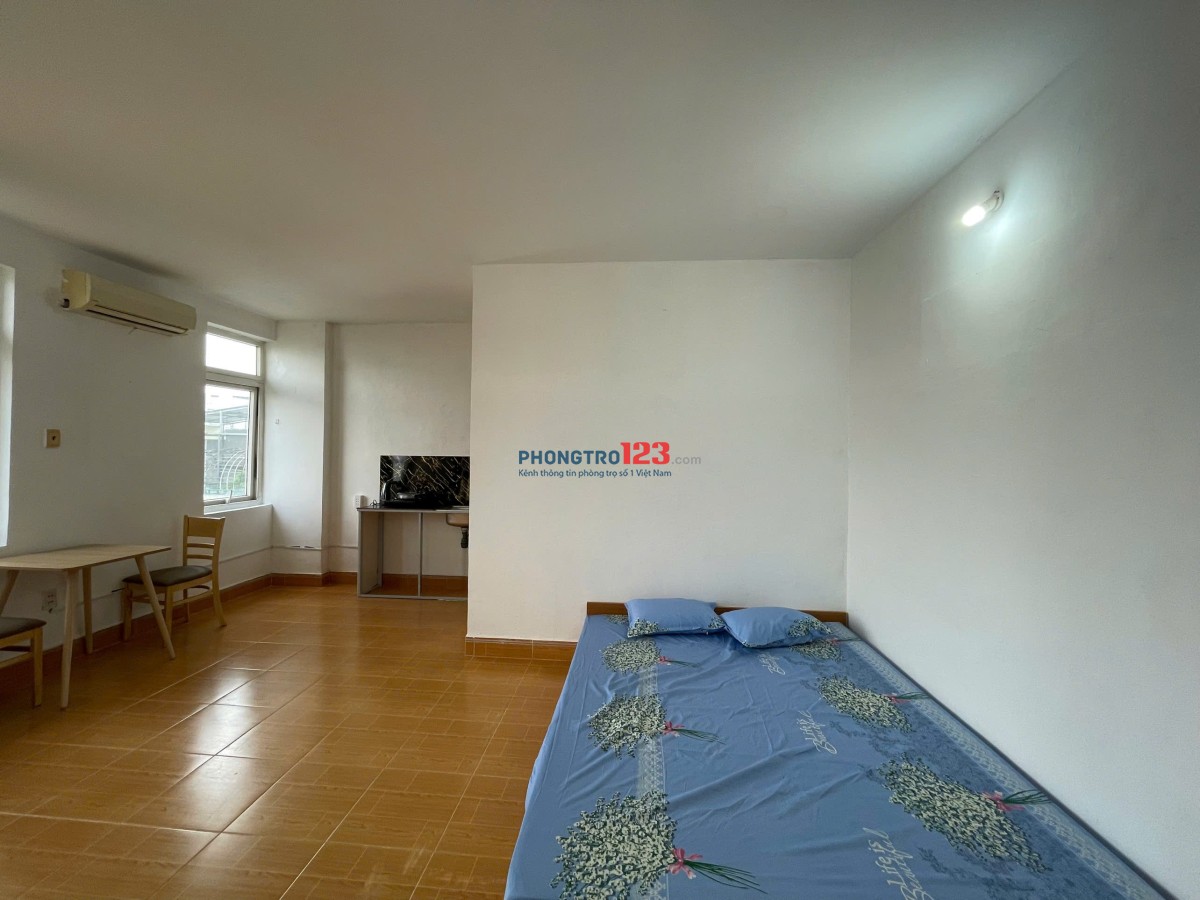 CĂN HỘ STUDIO BAN CÔNG – FULL NỘI THẤT, MÁY GIẶT RIÊNG – GẦN SÂN BAY TÂN SƠN NHẤT